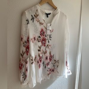 White House Black Market blouse size 6, new with tags